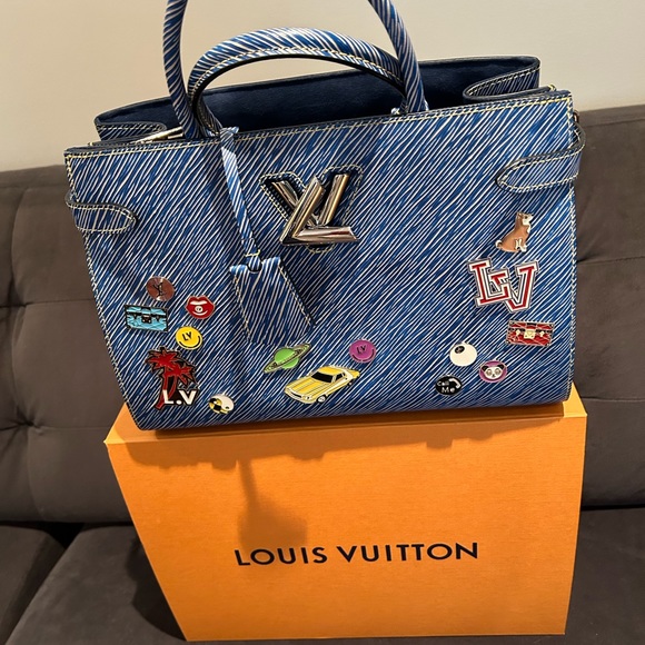 Louis Vuitton authentic limited edition tote in pristine condition. - Picture 4 of 8